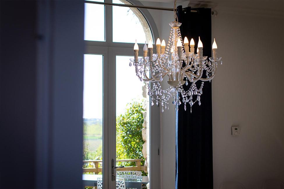 Bed and breakfast Confidences Escale à Brissac Extérieur photo