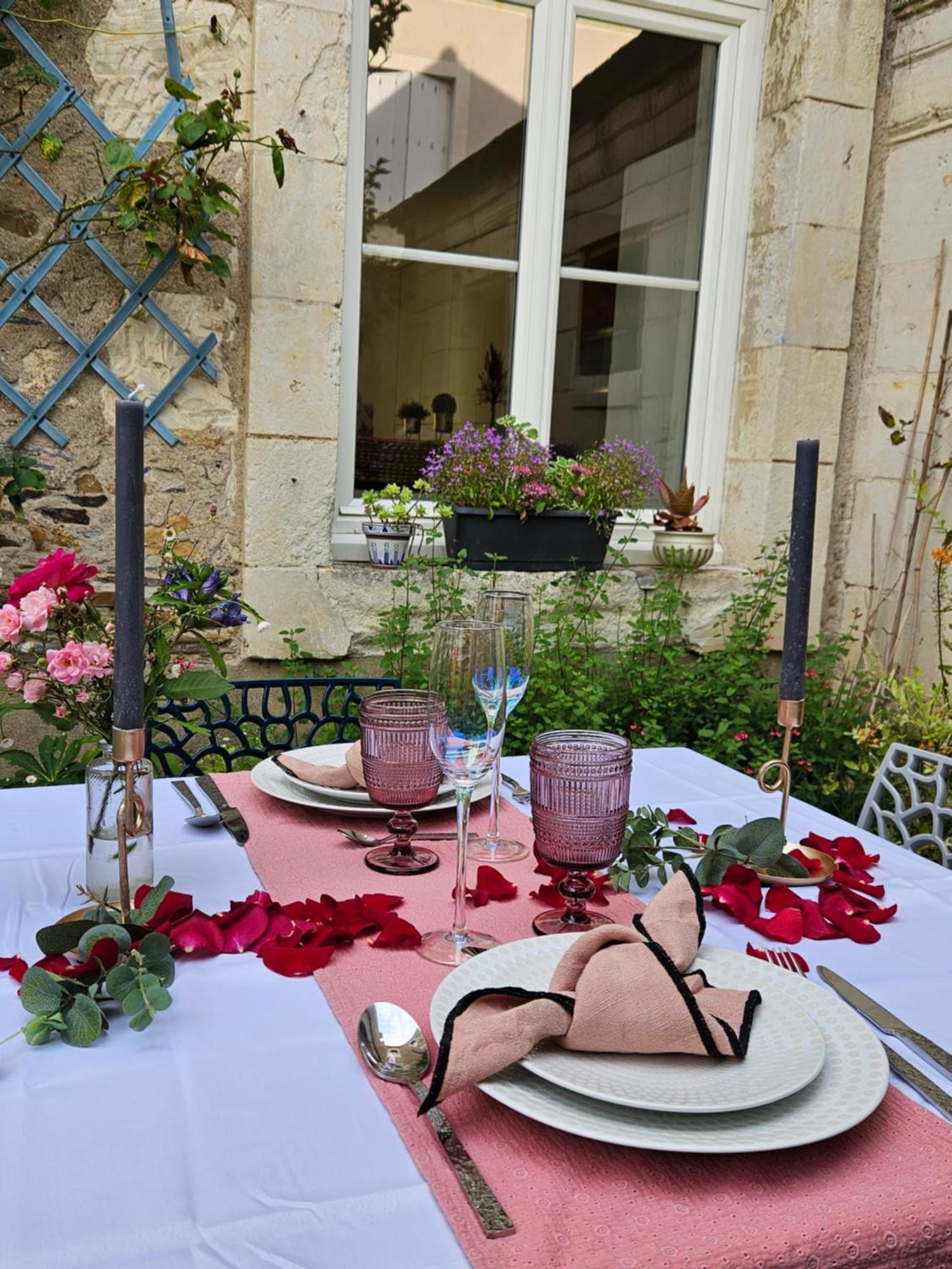 Bed and breakfast Confidences Escale à Brissac Extérieur photo